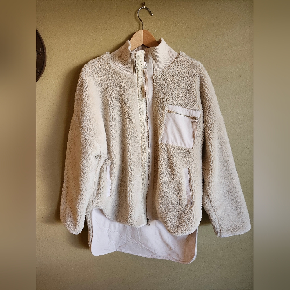 Varley Women's Sz. L Marney Sherpa Jacket Sandshell Scooped Hem